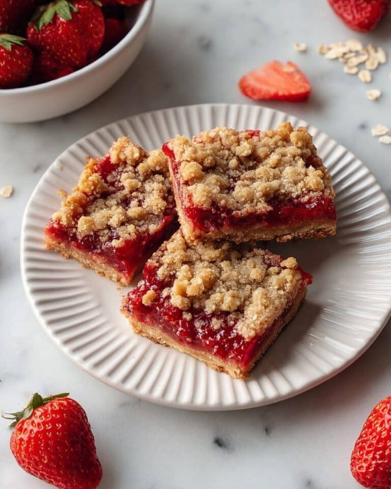 Healthy Oatmeal Strawberry Bars Recipe